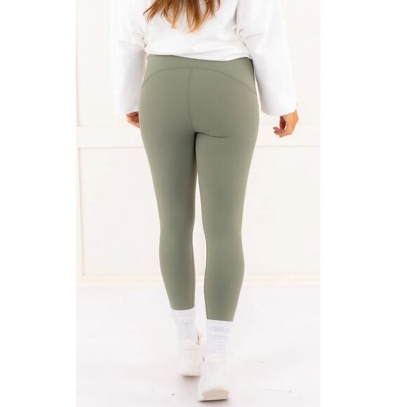 New SPANX Women's Clover Active Booty Boost 7/8 Leggings Size M - Picture 3 of 9